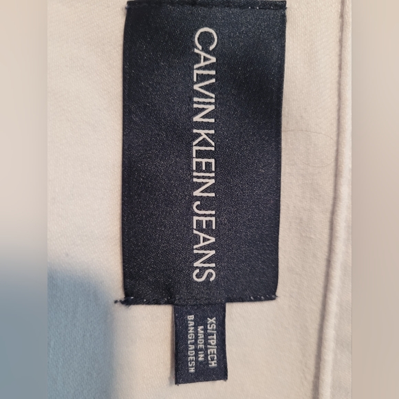 Ladies XS Calvin Klein stretch white jean jacket almost new - Picture 3 of 4
